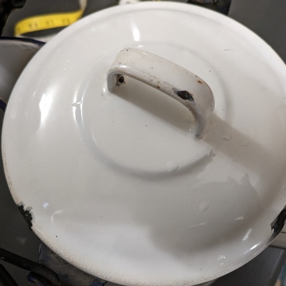 Vintage Enamelware Large Coffeepot Pitcher - Picture 6 of 7